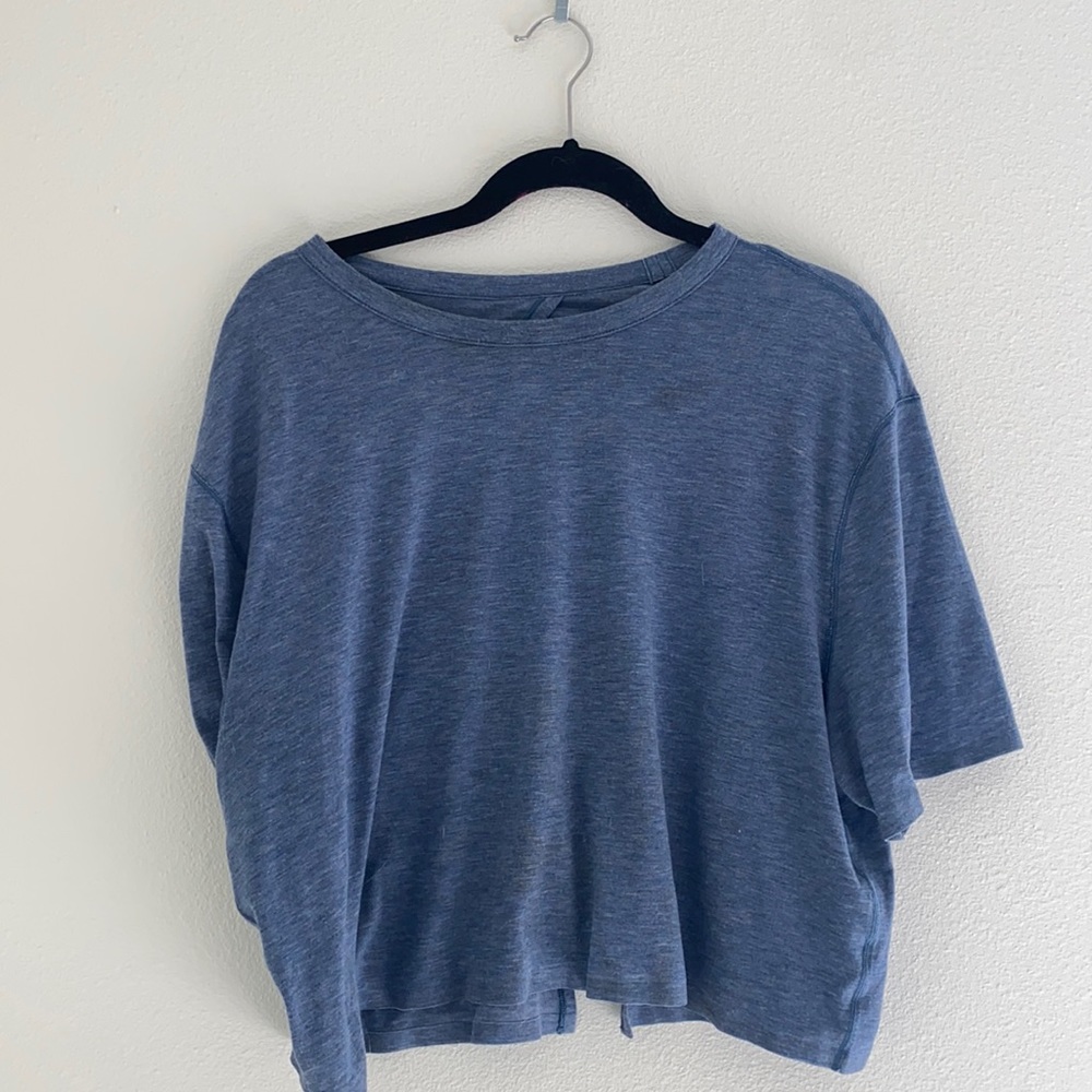 Lululemon Tee